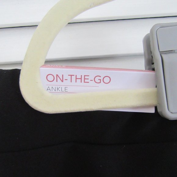 NWT! Lane Bryant On-The-Go Black Ankle Pants - Size 26 - Picture 9 of 10